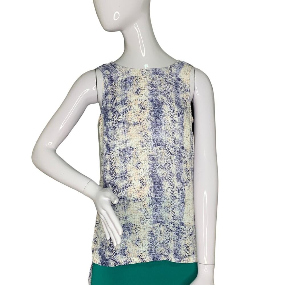 Philosophy Blouse Blue and White Abstract Print Size XS Sleeveless High Low Cut